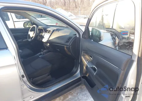 2019 Mitsubishi Outlander Sport 2.0 Es z USA, uszkodzony, nr VIN JA4AP3AU5KU029034